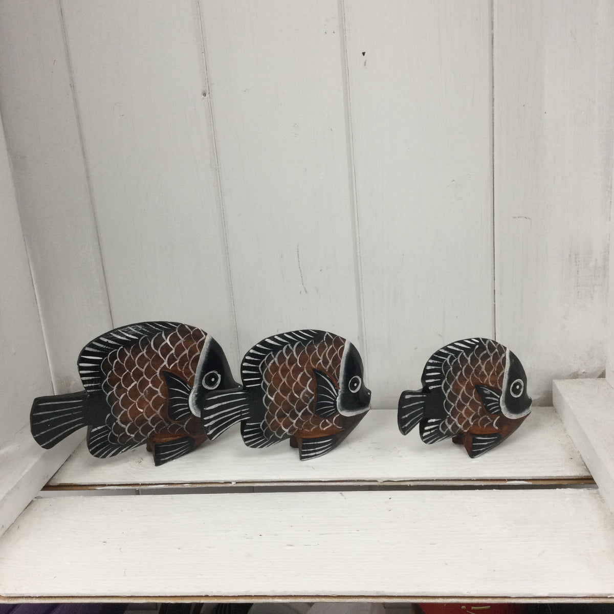 Set of 3 painted fish