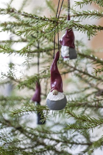 Hanging Santa High Hat