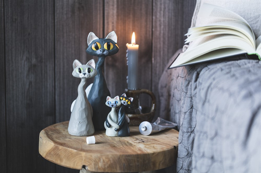 Cool Cats (Tess and Katta)