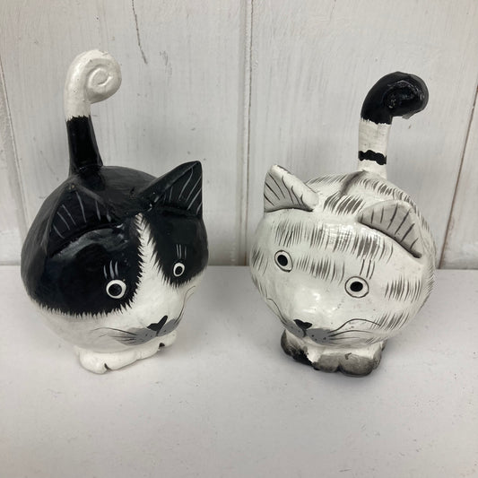Wooden Sitting Cats