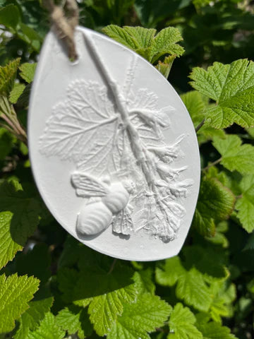 Little Bee Botanical Cast Fragrance Diffuser