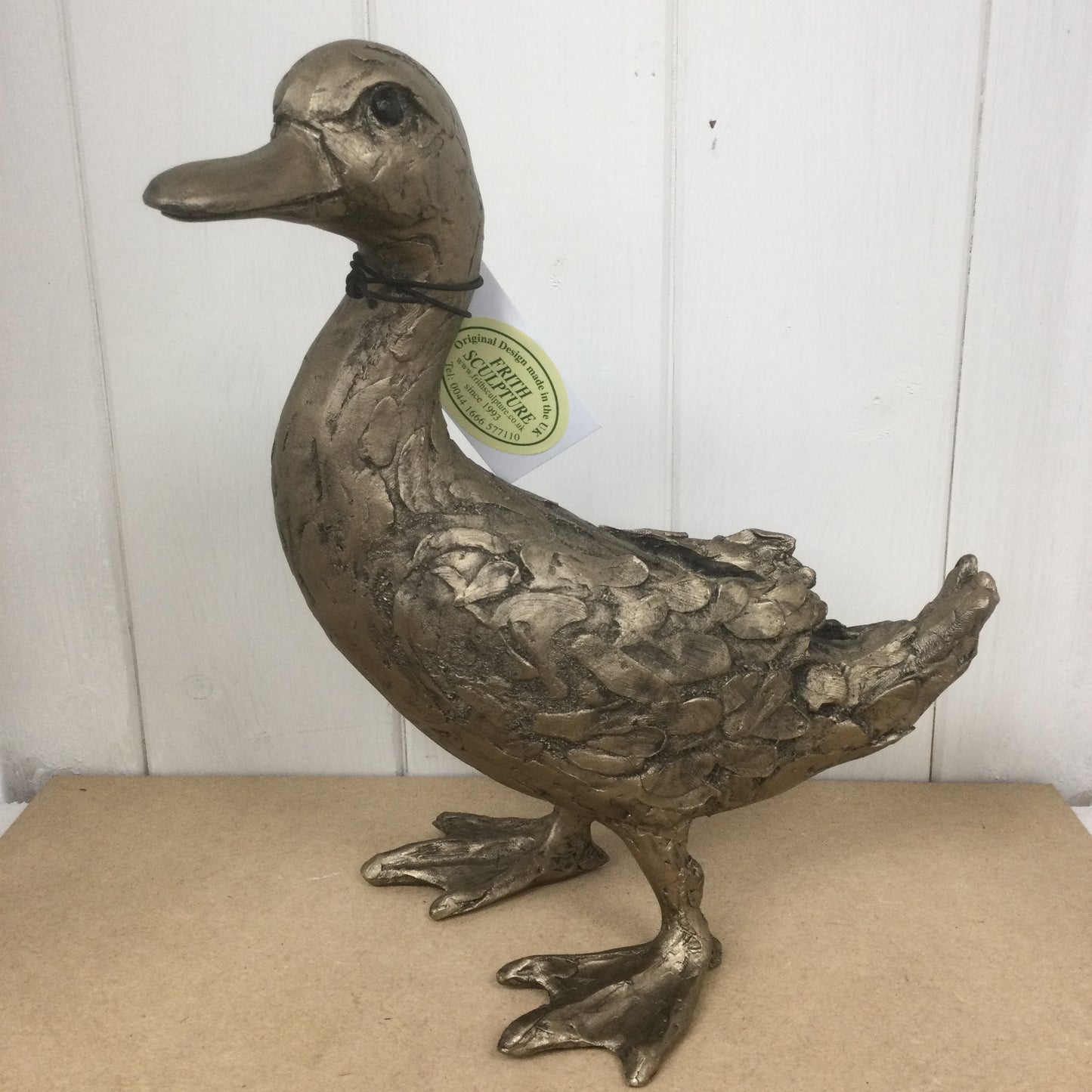 Darcy Duck-beeldhouwwerk
